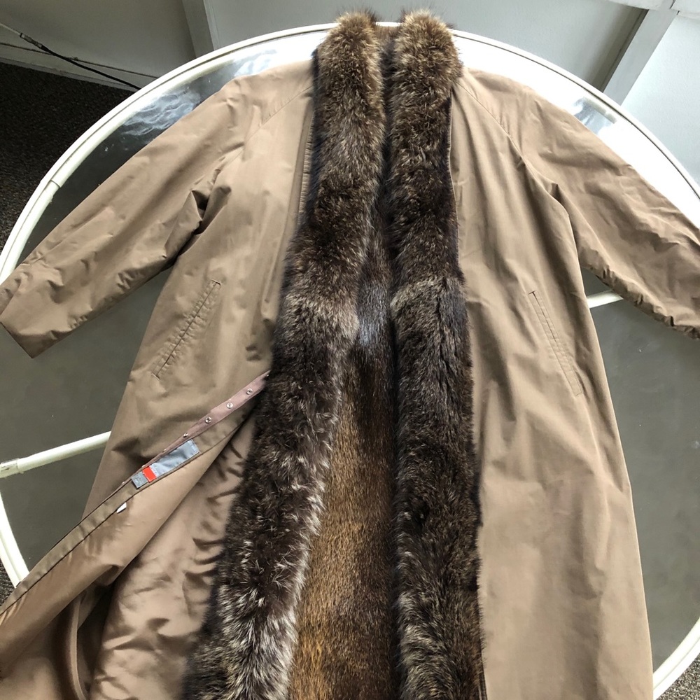 Vintage Beige raincoat/vest with Beaver fur